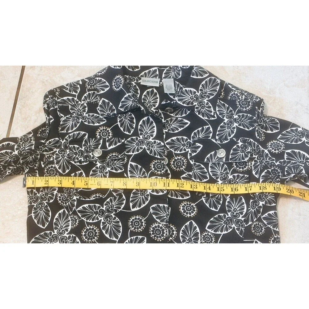Chicos Women Size 1 (US M) Black Floral Long Sleeve Button Down Top Career